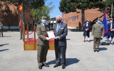 el ejercito de tierra entrega al presidente del tsjcyl la credencial de embajador de la marca ejercito 400x250 - Blog Herencias